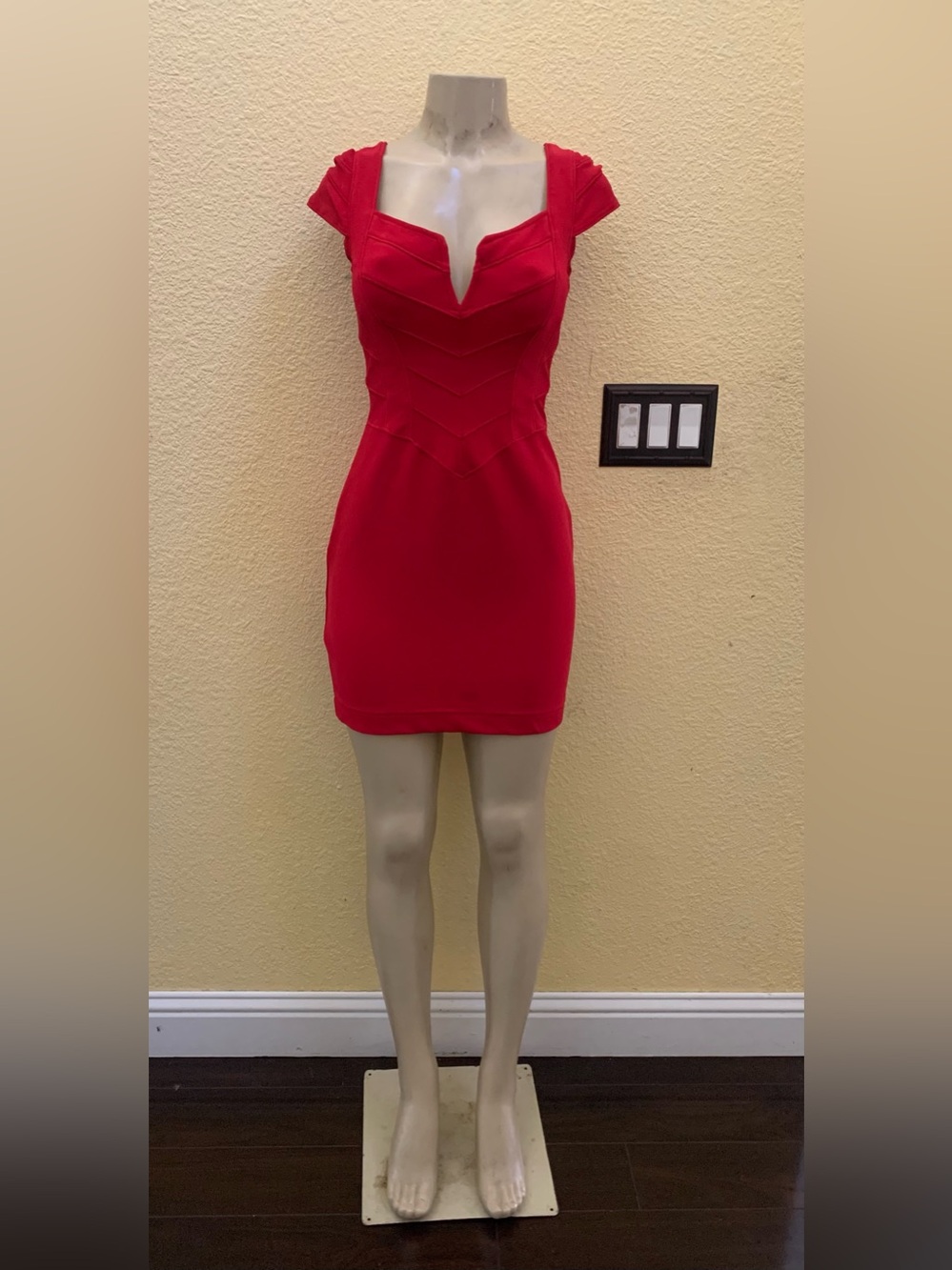 Tadashi Size XS Red 🌹 Cap Sleeve Mini Bodycon Dress